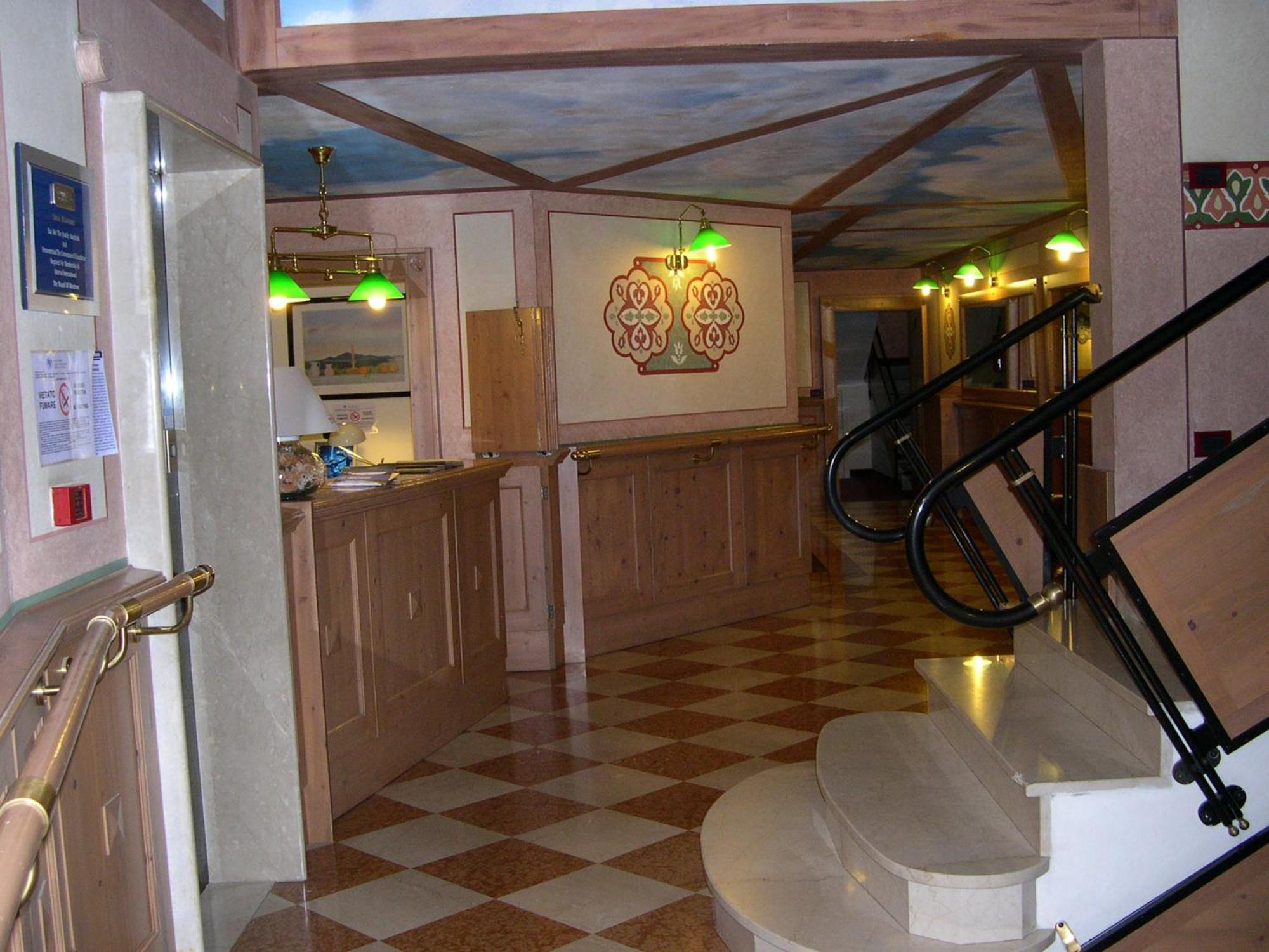 Residence Orsa Maggiore Madonna Εξωτερικό φωτογραφία