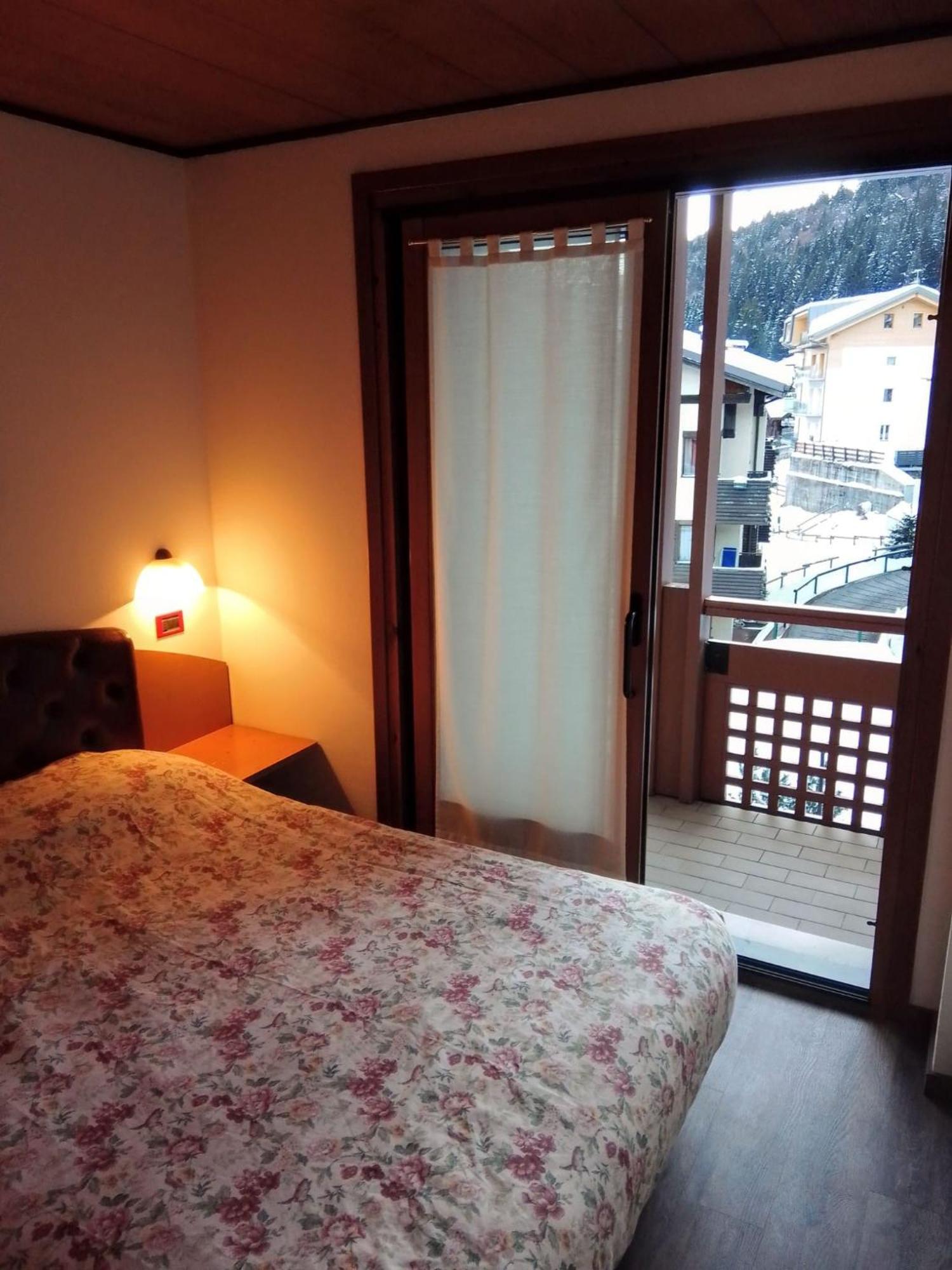 Residence Orsa Maggiore Madonna Δωμάτιο φωτογραφία